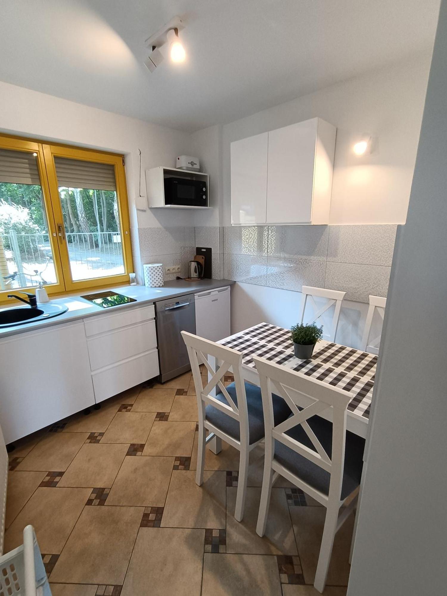 Ferienwohnung Dom Przy Plazy Dziwnówek Exterior foto
